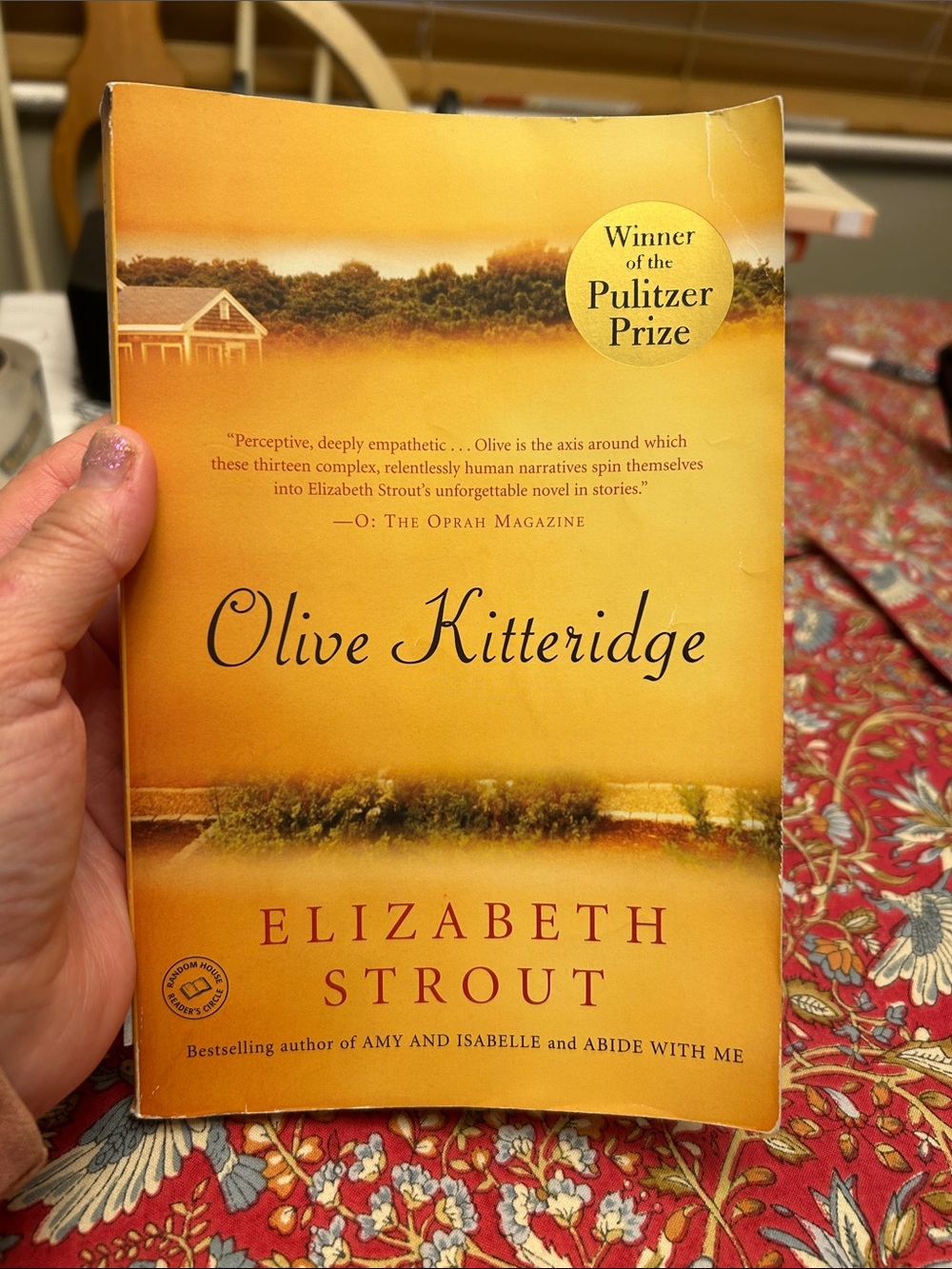 Olive Kitteridge Paperback - Yellow Cover